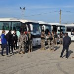 شهد معبر العريضة الحدودي في قضاء عكار اللبناني، صباح اليوم، عبور 147 نازحاً سورياً في رحلة عودتهم إلى الداخل السوري.