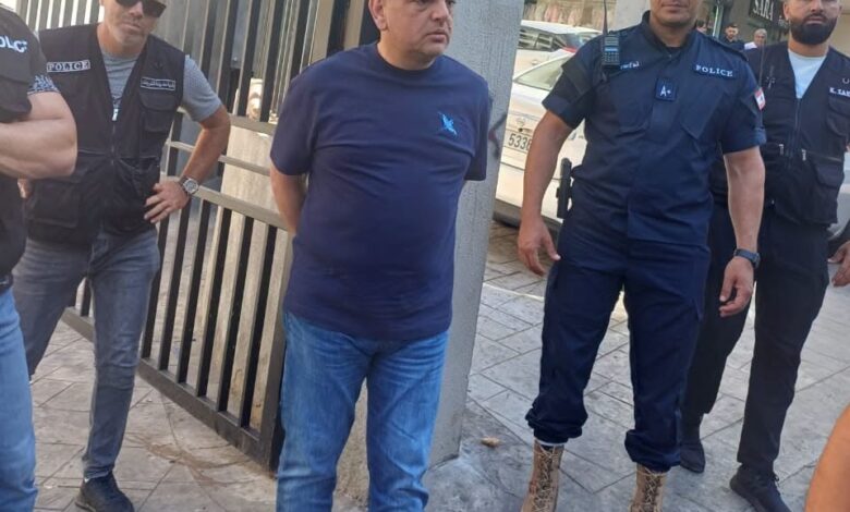 رئيس بلدية مدينة الشويفات نضال الجردي بجولة ميدانية في منطقة دوحة الشويفات (المصدر موقع البلدية على فيسبوك)